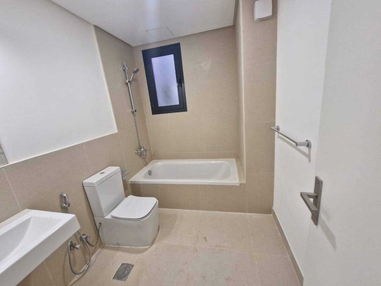 🏰 *Modern Luxury Villa in Sidra District – Roshn*   ✨ 400 sqm | Contemporary Design Blending Elegance, Functionality & Sustainability 🌿♻️